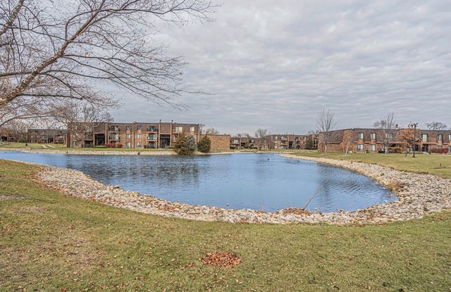 717 Killarney Court 2D, Schaumburg, IL 60193