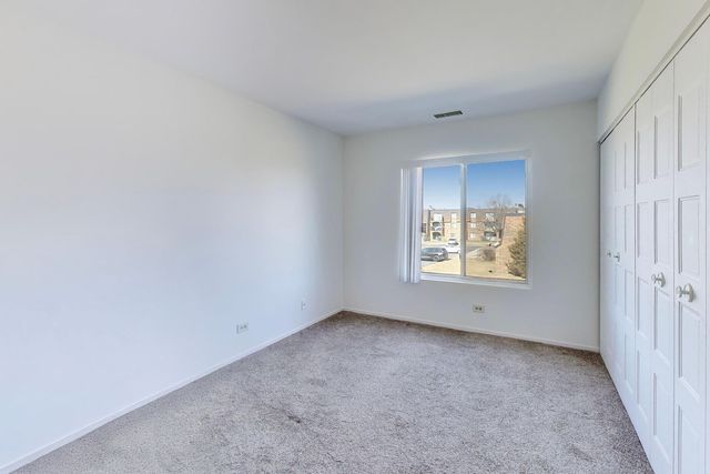717 Killarney Court 2D, Schaumburg, IL 60193