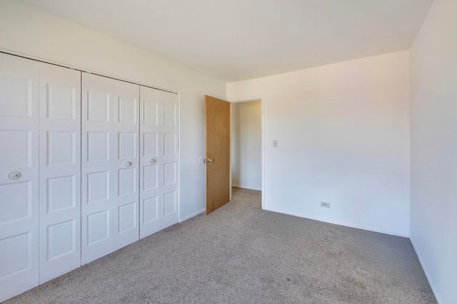 717 Killarney Court 2D, Schaumburg, IL 60193