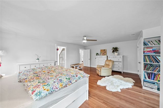 1281 Washington Rd, Mt Lebanon, PA 15228