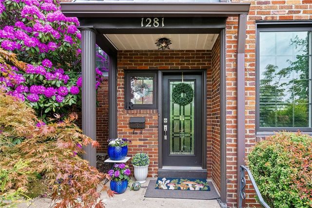 1281 Washington Rd, Mt Lebanon, PA 15228