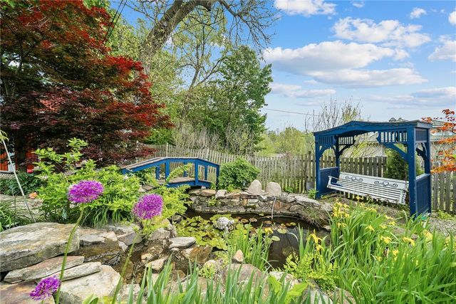 1281 Washington Rd, Mt Lebanon, PA 15228