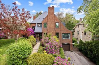 1281 Washington Rd, Mt Lebanon, PA 15228