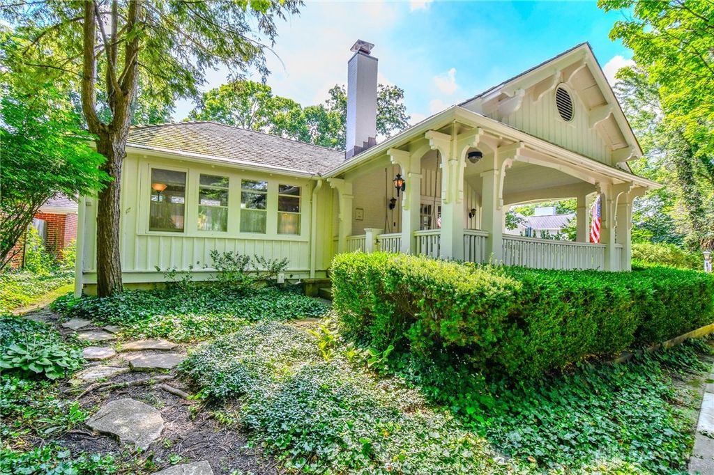 2716 Fairmont Avenue, Oakwood, OH 45419