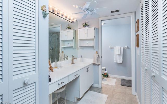 5825 Trailwinds DR 425, Fort Myers, FL 33907