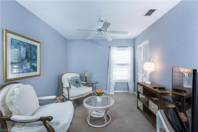 5825 Trailwinds DR 425, Fort Myers, FL 33907