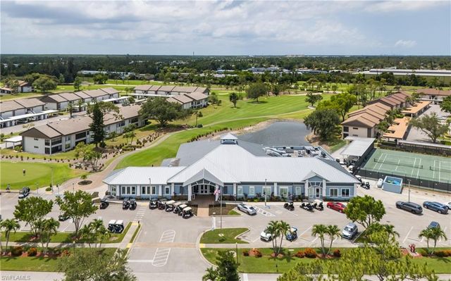 5825 Trailwinds DR 425, Fort Myers, FL 33907