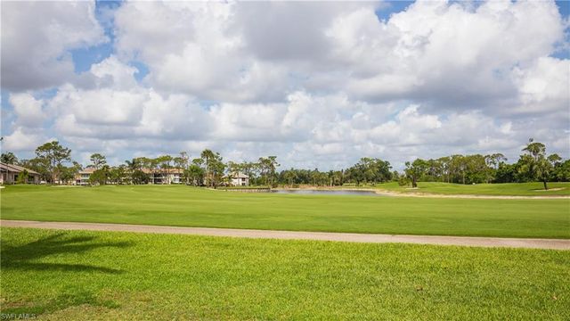 5825 Trailwinds DR 425, Fort Myers, FL 33907
