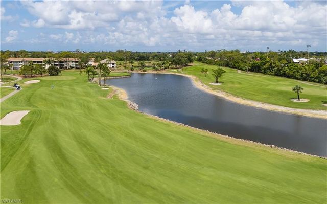 5825 Trailwinds DR 425, Fort Myers, FL 33907
