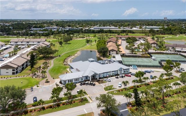 5825 Trailwinds DR 425, Fort Myers, FL 33907