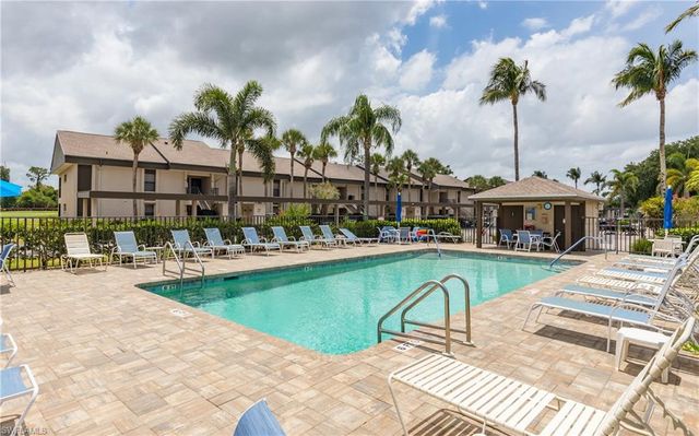 5825 Trailwinds DR 425, Fort Myers, FL 33907