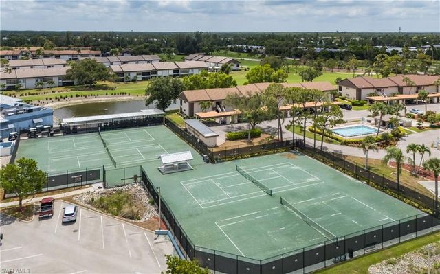 5825 Trailwinds DR 425, Fort Myers, FL 33907