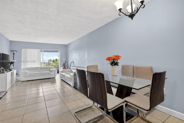 1755 W 60th St D301, Hialeah, FL 33012
