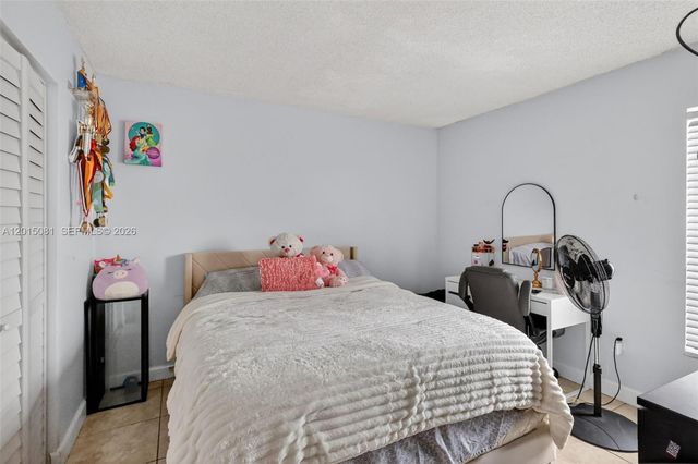 1755 W 60th St D301, Hialeah, FL 33012