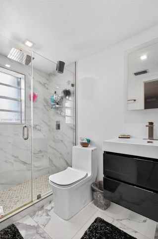 1755 W 60th St D301, Hialeah, FL 33012