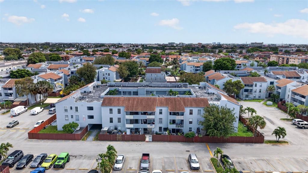 1755 W 60th St D301, Hialeah, FL 33012