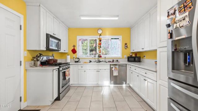 1016 N Palm Drive, Azusa, CA 91702