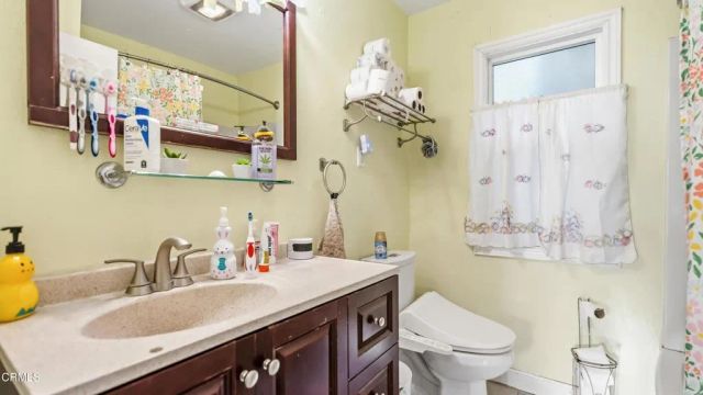 1016 N Palm Drive, Azusa, CA 91702