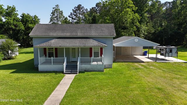 305 E Oak Street, Lake Waccamaw, NC 28450