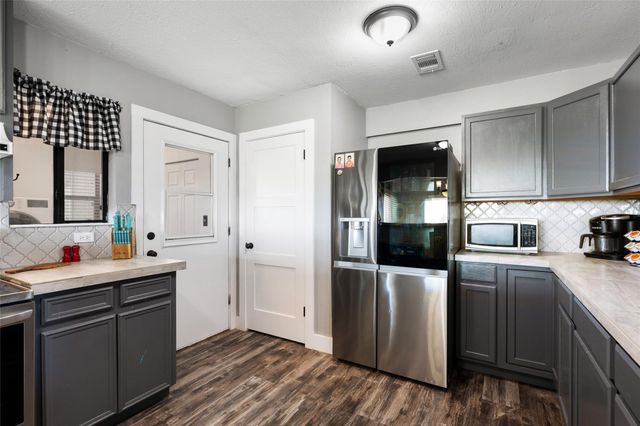3350 County Road 303, Jarrell, TX 76537