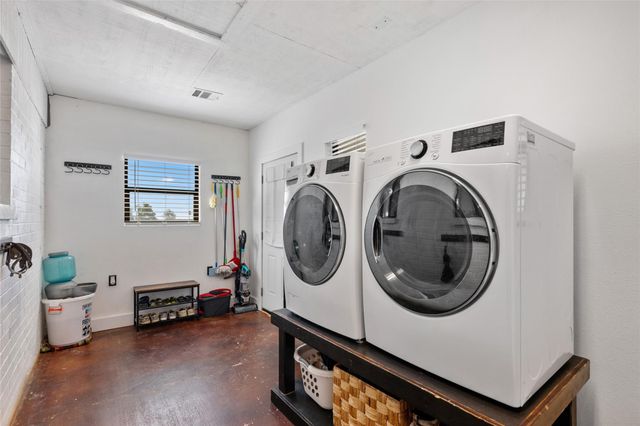 3350 County Road 303, Jarrell, TX 76537