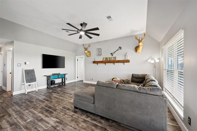 3350 County Road 303, Jarrell, TX 76537