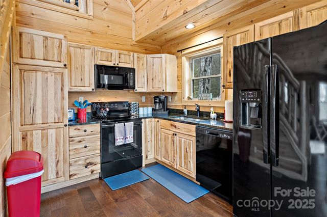 67/69 Flat Top Mountain Road, Fairview, NC 28730