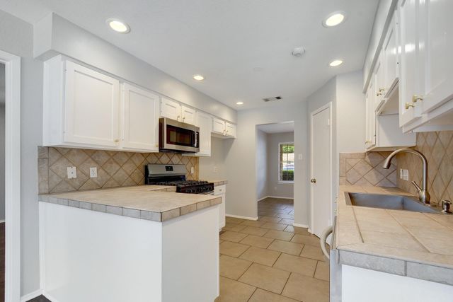 6307 Smith Oak TRL, Austin, TX 78749