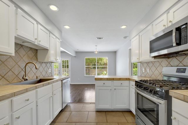 6307 Smith Oak TRL, Austin, TX 78749