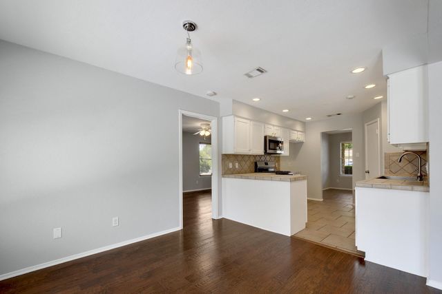 6307 Smith Oak TRL, Austin, TX 78749