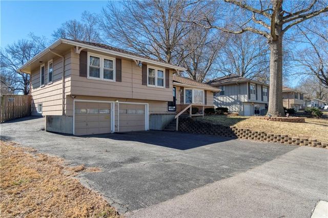 8409 E 85th Street, Raytown, MO 64138