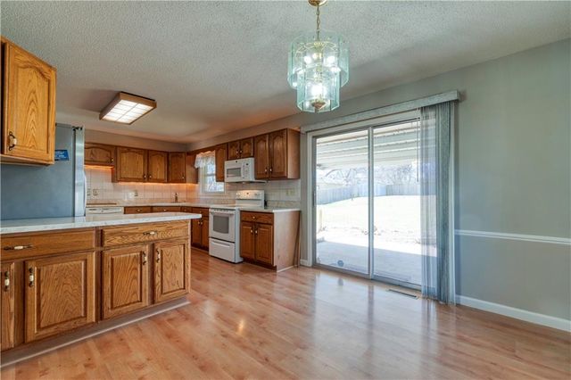 8409 E 85th Street, Raytown, MO 64138