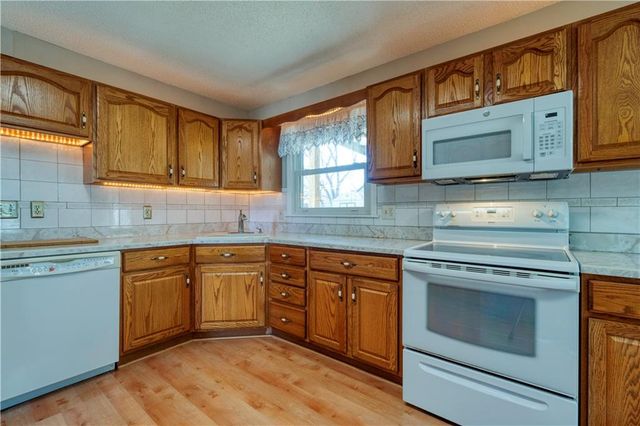 8409 E 85th Street, Raytown, MO 64138