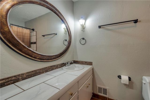 8409 E 85th Street, Raytown, MO 64138