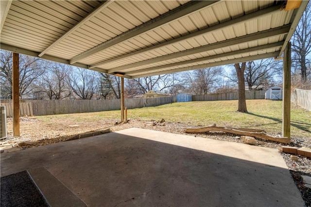 8409 E 85th Street, Raytown, MO 64138