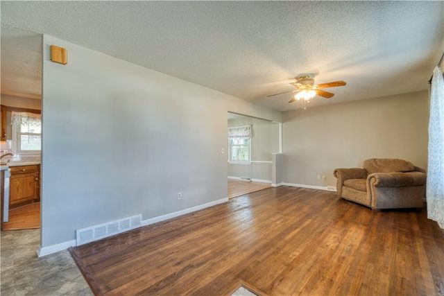 8409 E 85th Street, Raytown, MO 64138