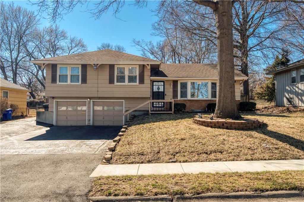 8409 E 85th Street, Raytown, MO 64138