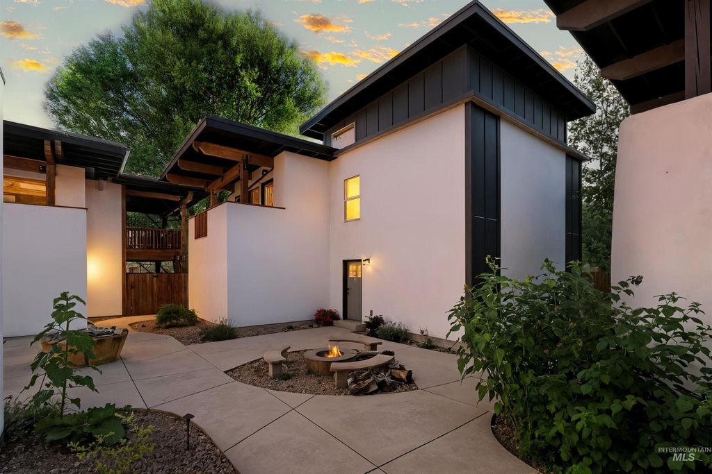1106 Larch St A, Sandpoint, ID 83864