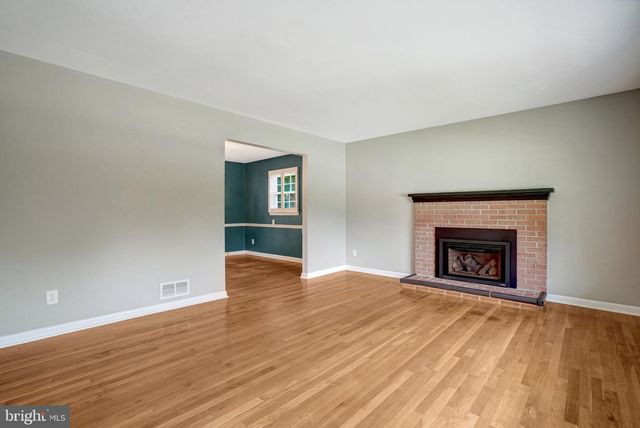 821 N LATHAM ST, Alexandria, VA 22304