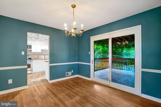 821 N LATHAM ST, Alexandria, VA 22304