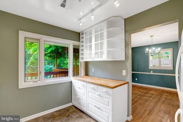 821 N LATHAM ST, Alexandria, VA 22304