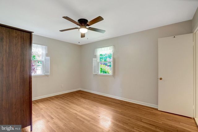 821 N LATHAM ST, Alexandria, VA 22304