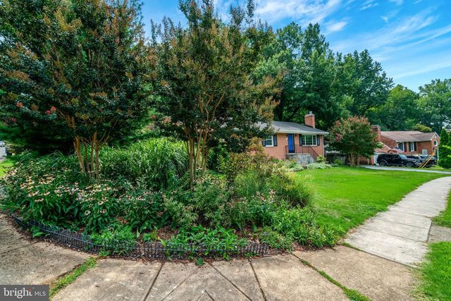 821 N LATHAM ST, Alexandria, VA 22304