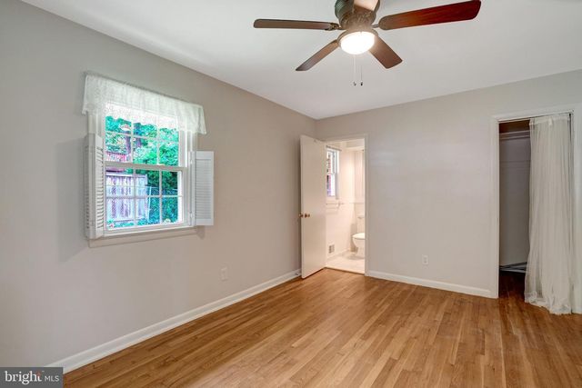 821 N LATHAM ST, Alexandria, VA 22304