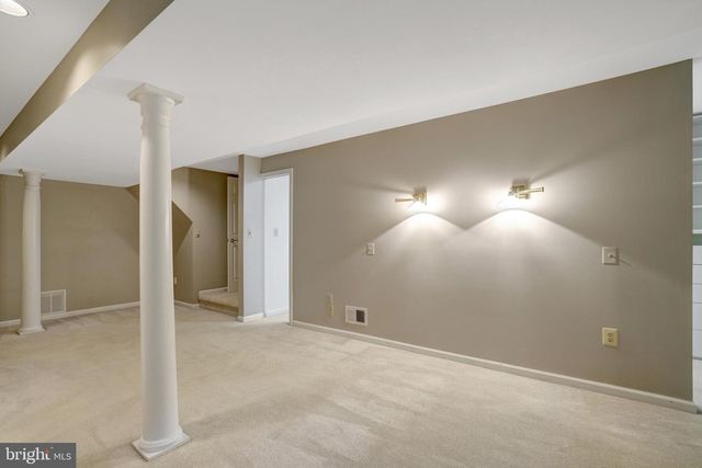 821 N LATHAM ST, Alexandria, VA 22304
