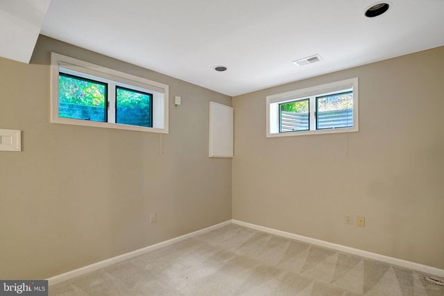 821 N LATHAM ST, Alexandria, VA 22304