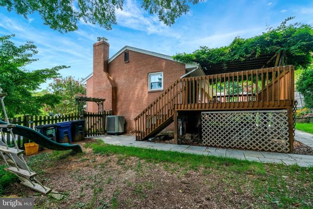 821 N LATHAM ST, Alexandria, VA 22304