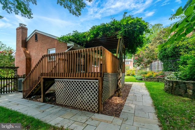 821 N LATHAM ST, Alexandria, VA 22304