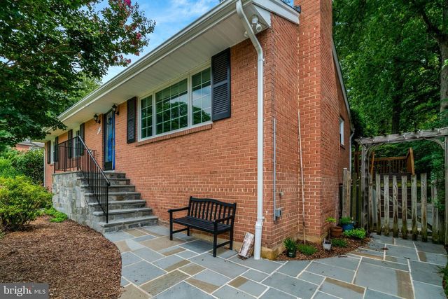 821 N LATHAM ST, Alexandria, VA 22304