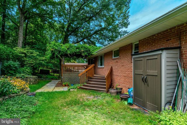 821 N LATHAM ST, Alexandria, VA 22304